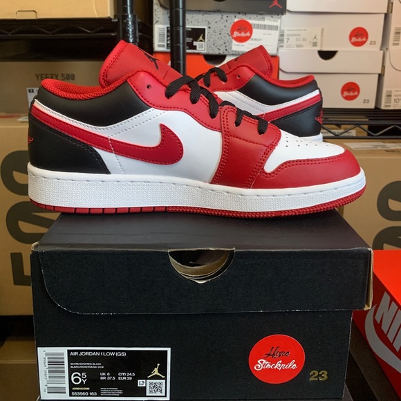 Nike Air Jordan 1 Low Bulls Black White Red Shoes 553560-163 553558-163 GS & Men - Picture 2 of 11